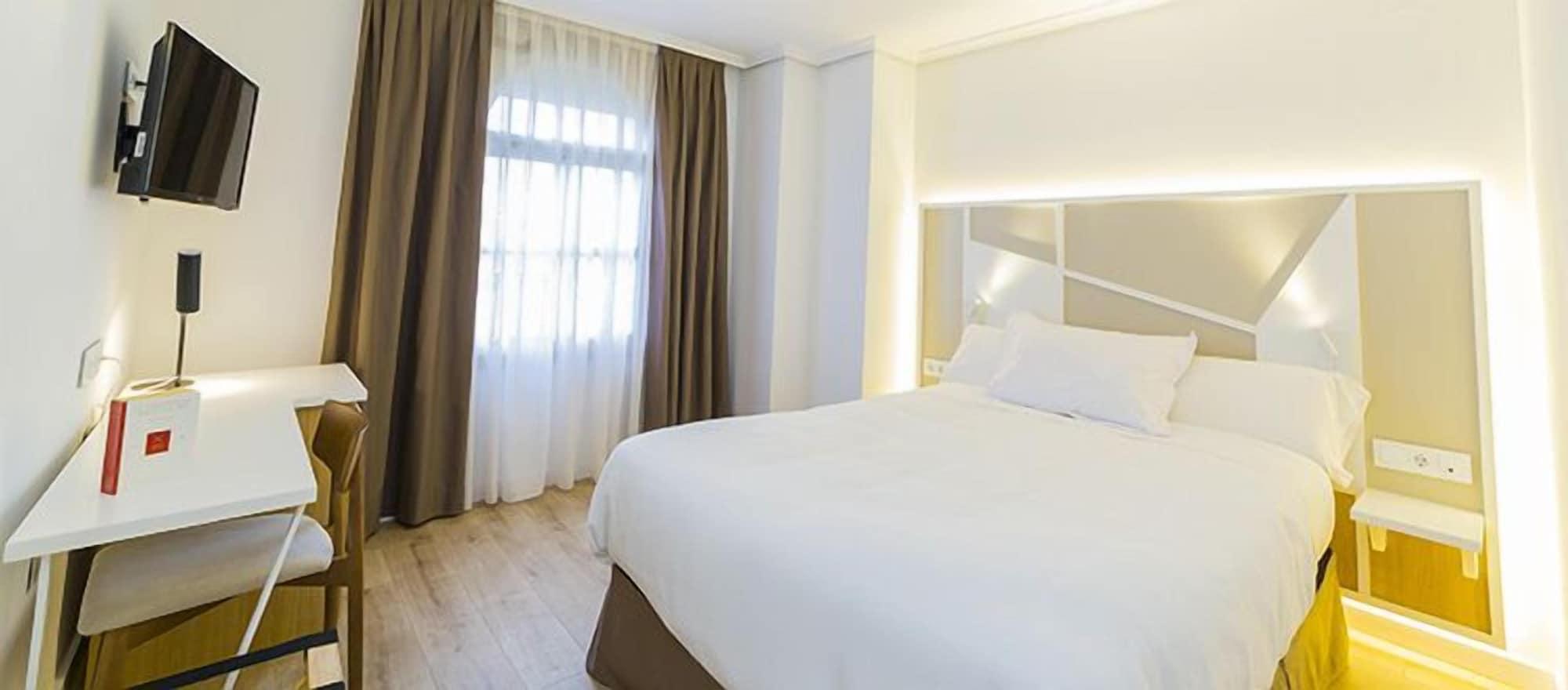 Hospedium Hotel Canitas Maite Gastronomico 카사스 이바녜스 외부 사진