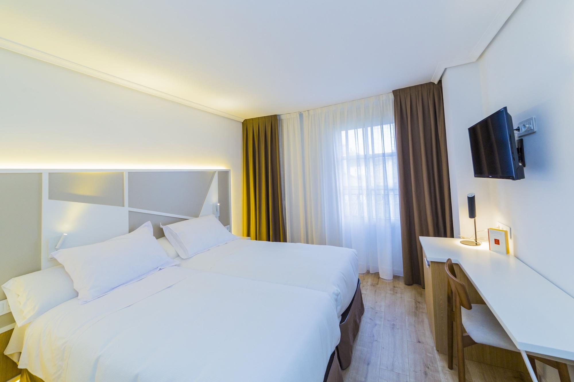 Hospedium Hotel Canitas Maite Gastronomico 카사스 이바녜스 외부 사진