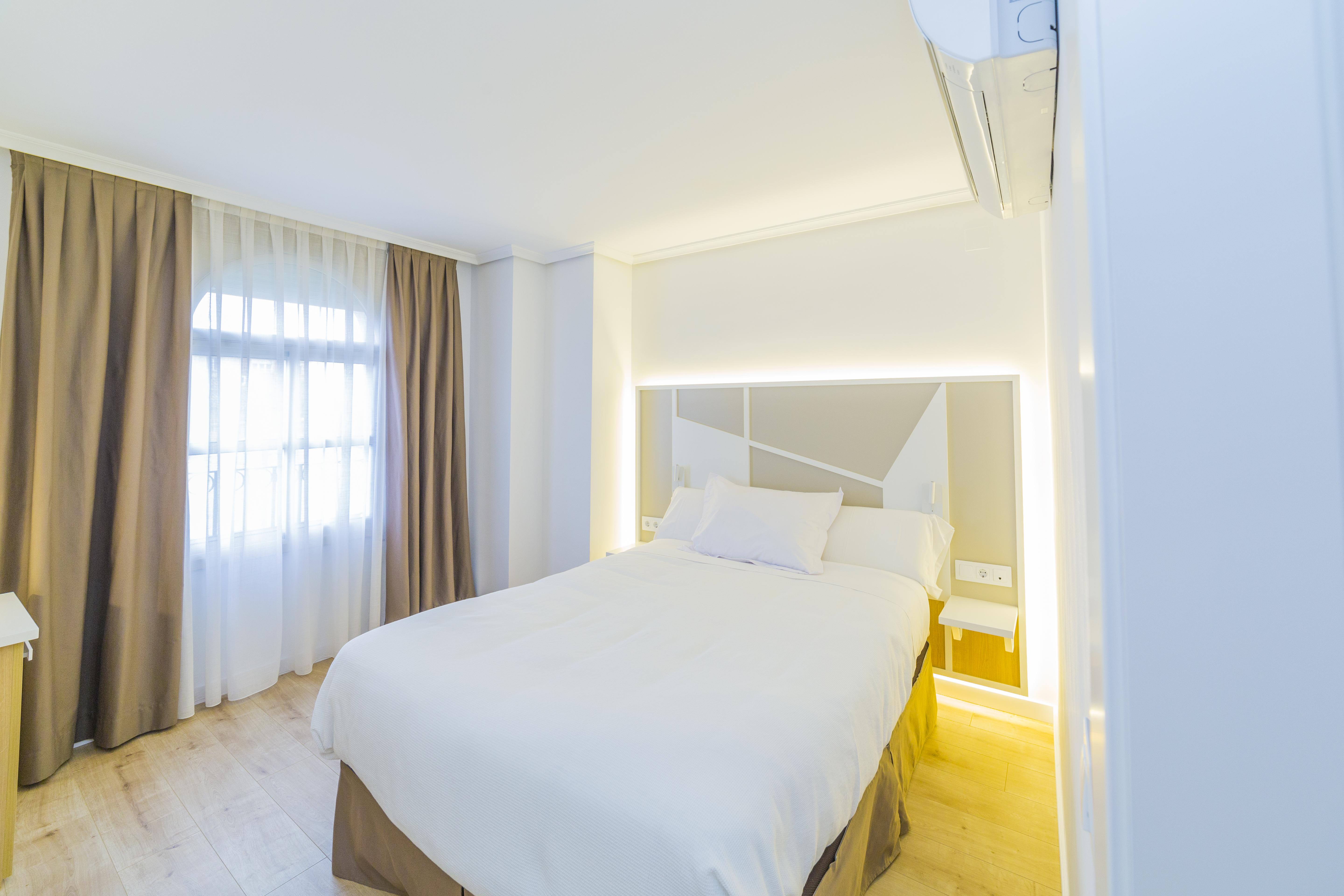 Hospedium Hotel Canitas Maite Gastronomico 카사스 이바녜스 외부 사진